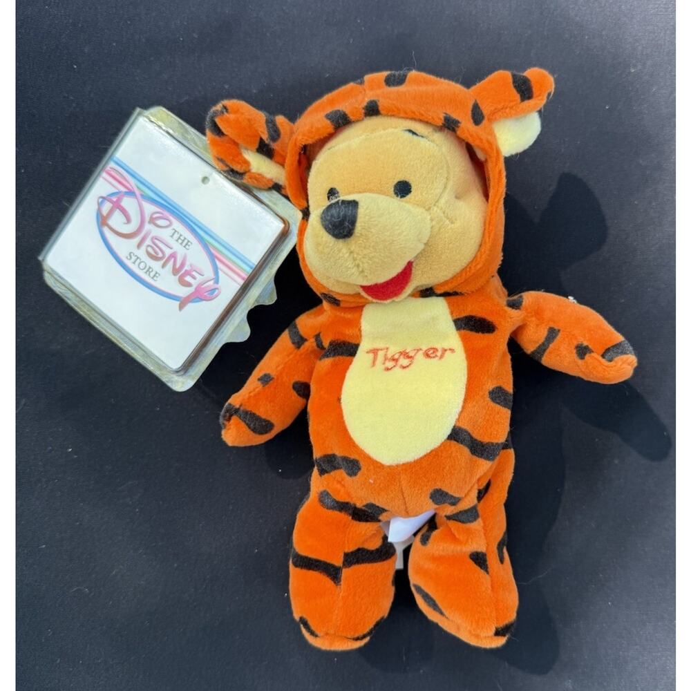 WINNIE THE POOH in Tigger Costume Bean Bag 8" vintage 1999 The Disney Store NWT